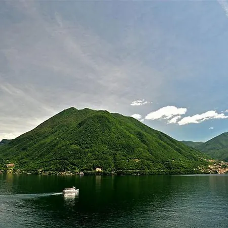 M On The Lake *